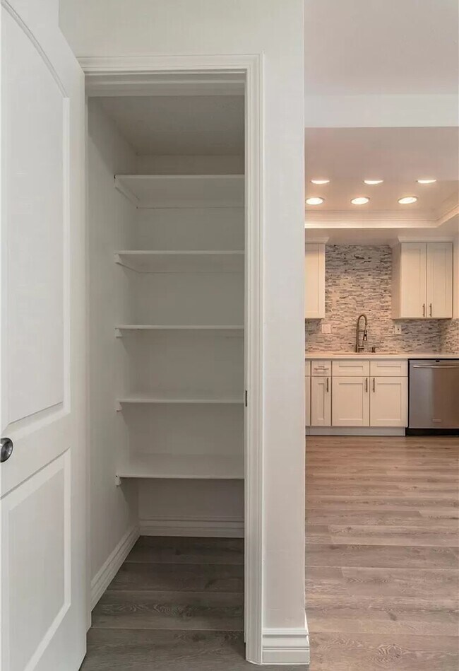 Foto del edificio - 22775 Lakeway Dr