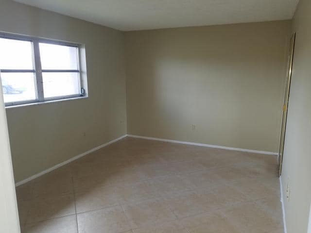 Building Photo - 5725 Fernley Dr E