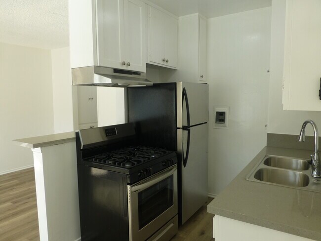 Building Photo - 12760 Matteson Ave