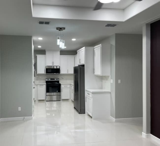 Foto del edificio - 2511 N Vineyard Ave