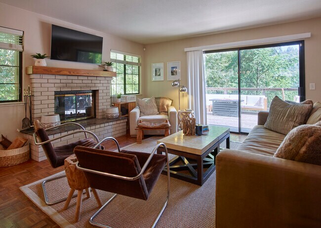 Foto del edificio - 17436 Summit Ave