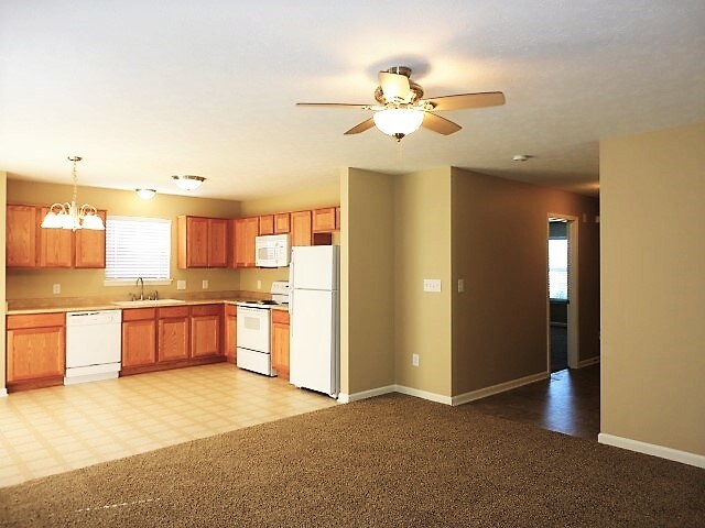 Foto del edificio - 219 Rolling Ridge Drive