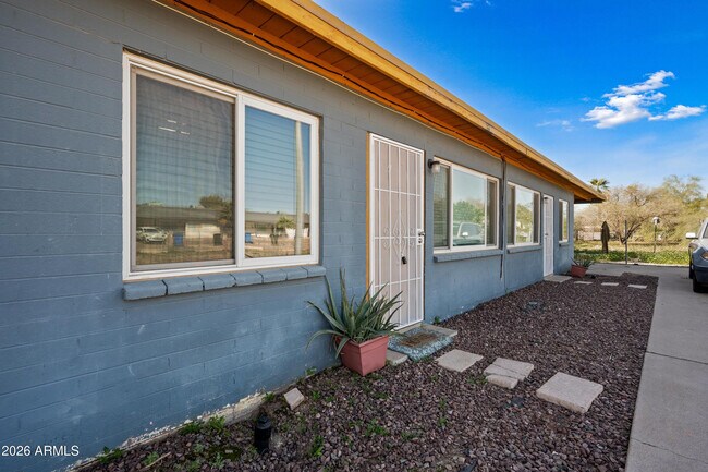 Building Photo - 4326 N 13th Pl