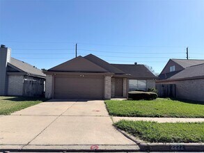 Building Photo - 2222 Sunset Trail