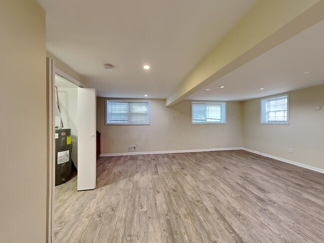 Foto del edificio - 2450 Carolyn Dr SE