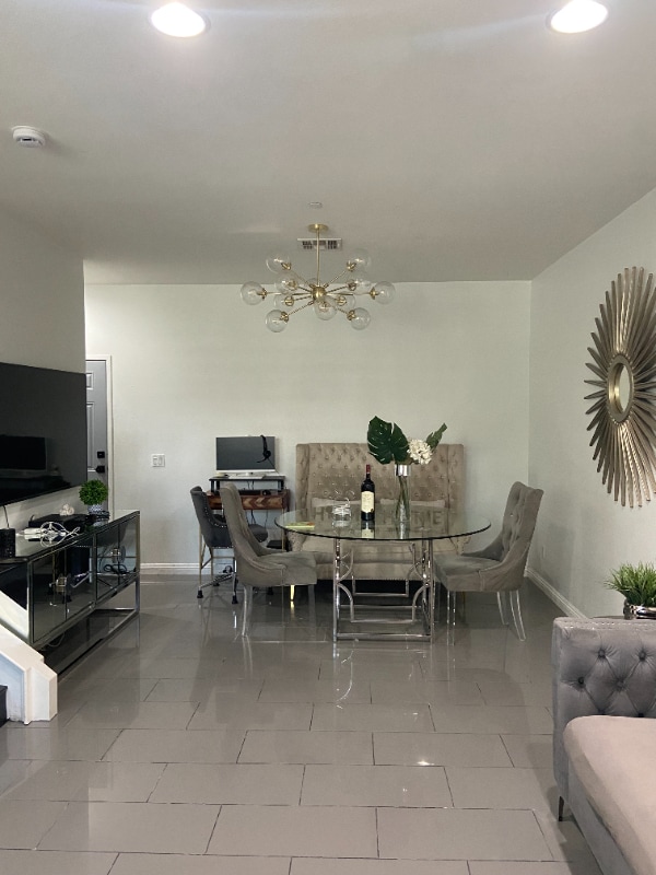 Building Photo - 5062 Decatur Dr