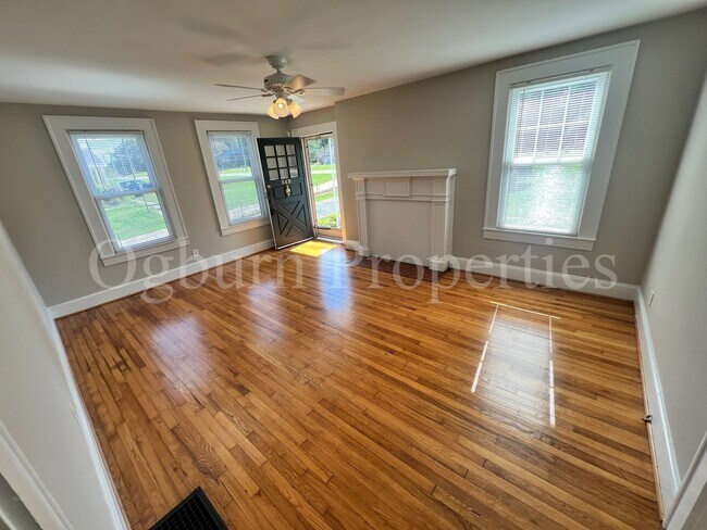 Foto del edificio - 649 Linville Rd