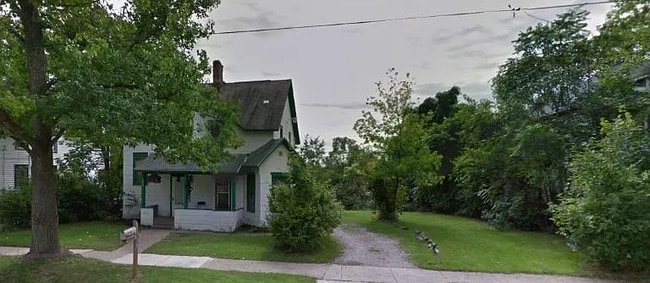 Building Photo - 1508 E Michigan Ave