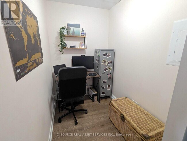 Building Photo - 88 Park Lawn Rd