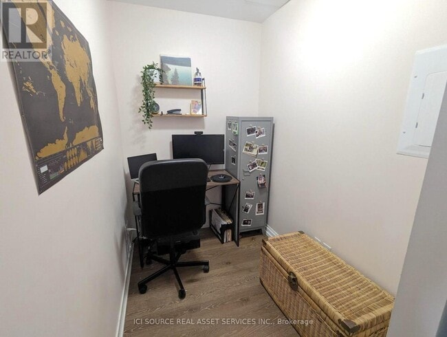 Photo du bâtiment - 88 Park Lawn Rd