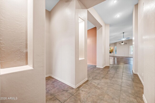 Foto del edificio - 6620 Front Nine Dr