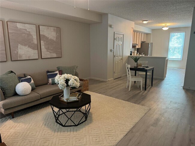 Building Photo - 3325 Domain St