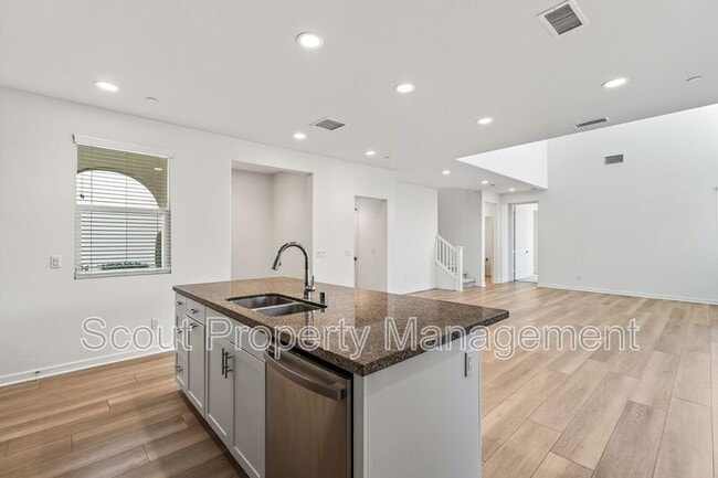 Building Photo - 45079 Via Vela