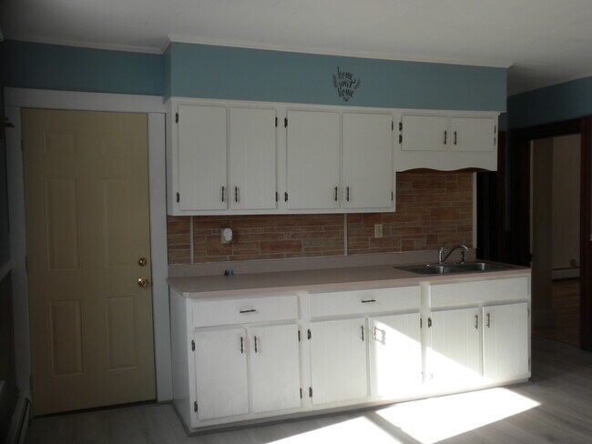Kitchen - 191 Broad St