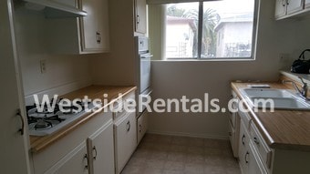 Primary Photo - 921 W 25th St