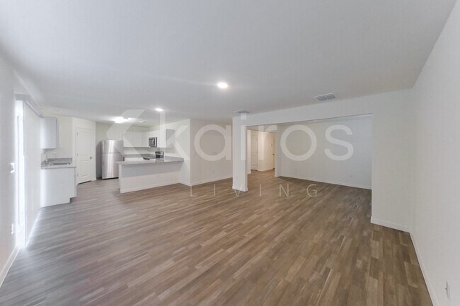 Building Photo - 3448 El Salvador Rd