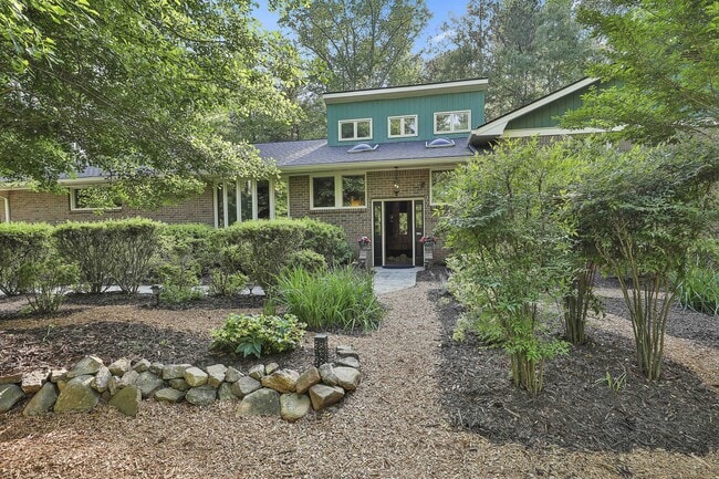 Building Photo - 120 Tall Pine Dr