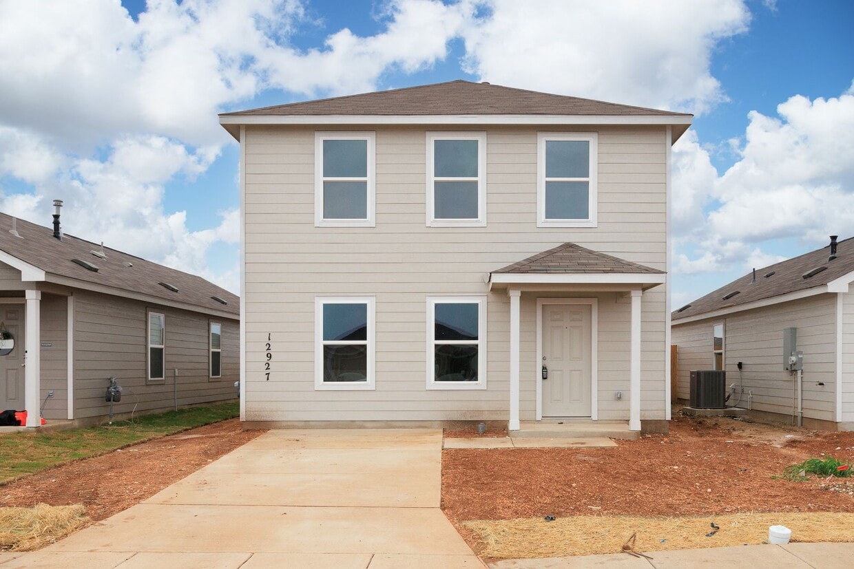 REDUCED DEPOSIT!!! Brand New Home, Be The... House Rental in Saint