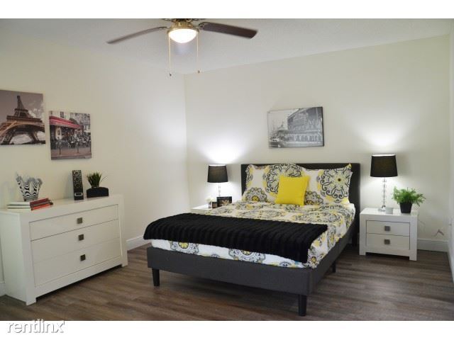 Foto del edificio - Studio, 1 bath  - 19499 NE 10th Ave studio