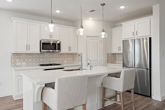 Building Photo - 3305 Cornflower Coast Ct