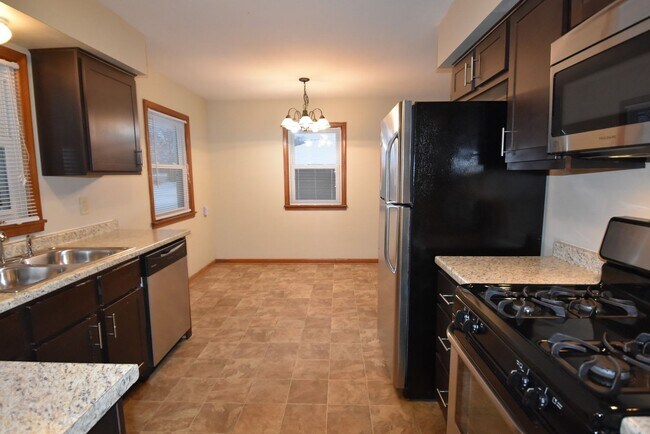 Foto del edificio - 3415 Major Ave N