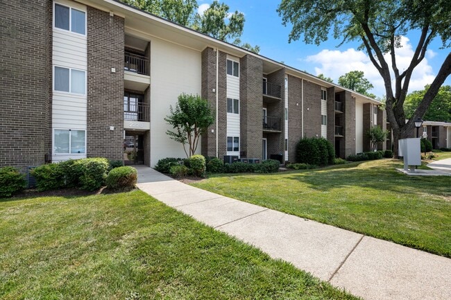 Building Photo - Tysons Glen Apartments and Townhomes
