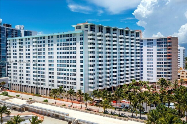 Building Photo - 2899 Collins Ave