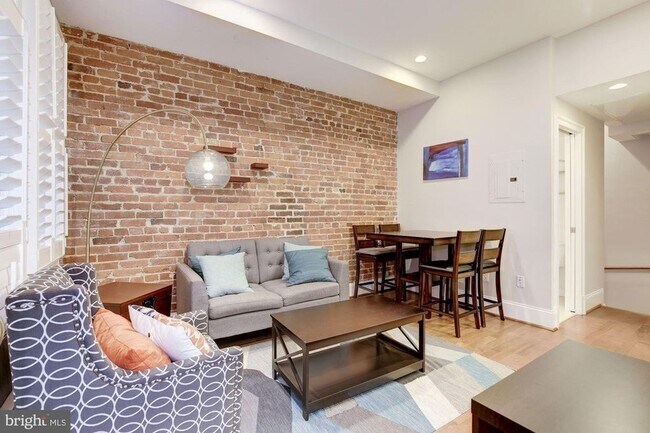 Foto del edificio - 1448 Harvard St NW