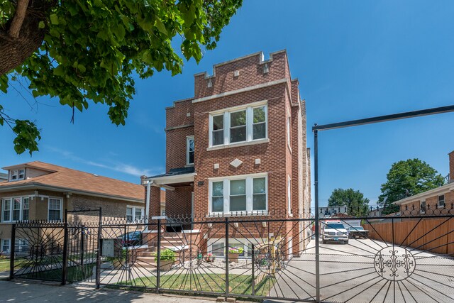 Building Photo - 2325 N Marmora Ave