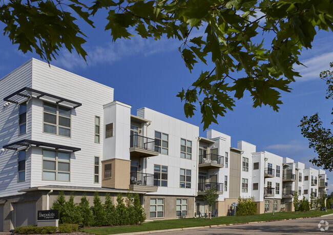 Building Photo - Five Points Apartments