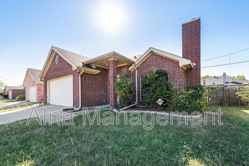 Primary Photo - 705 Nelson Dr