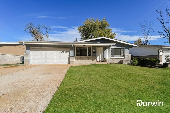 Building Photo - 10748 Hallwood Drive, St Louis, MO 63136