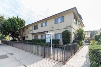 Building Photo - 12828 Oxnard St