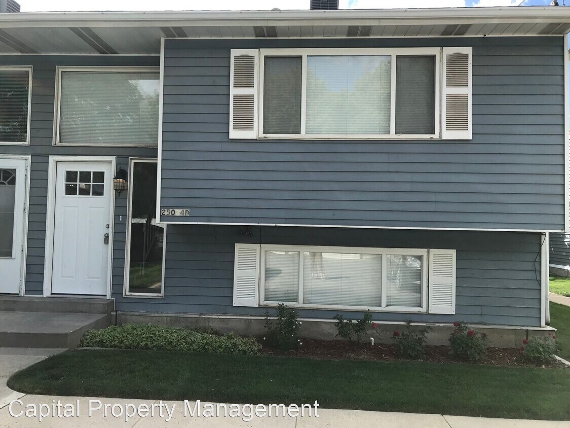 Primary Photo - 2 br, 1.5 bath House - 250 E Winslow Ave #4D