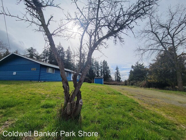 Building Photo - 3 br, 1.5 bath House - 2091 NW Bucklin Hil...