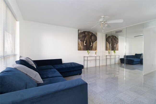 Foto del edificio - 6202 Skyline Dr