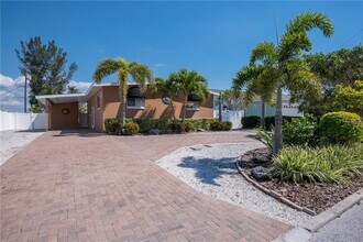 Building Photo - 2173 W Vina Del Mar Blvd