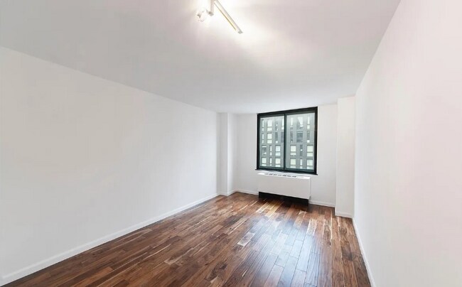 Foto del edificio - 275 Greenwich St