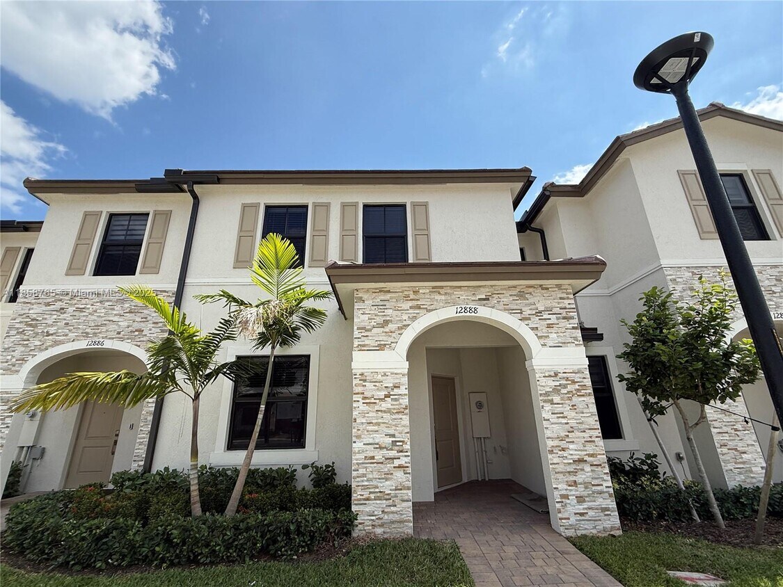 Foto principal - 12888 SW 233rd Terrace