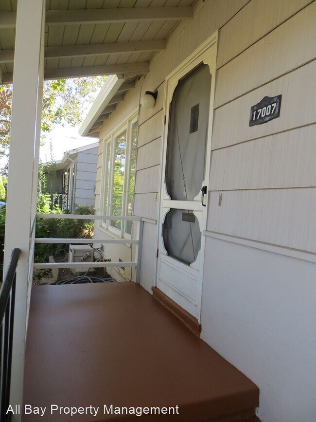 Building Photo - 3 br, 1 bath House - 17007 Via Magdalena