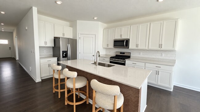 Building Photo - 635 Blackrock Dr