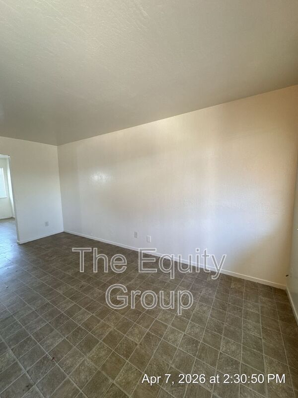Building Photo - 810 S Court St