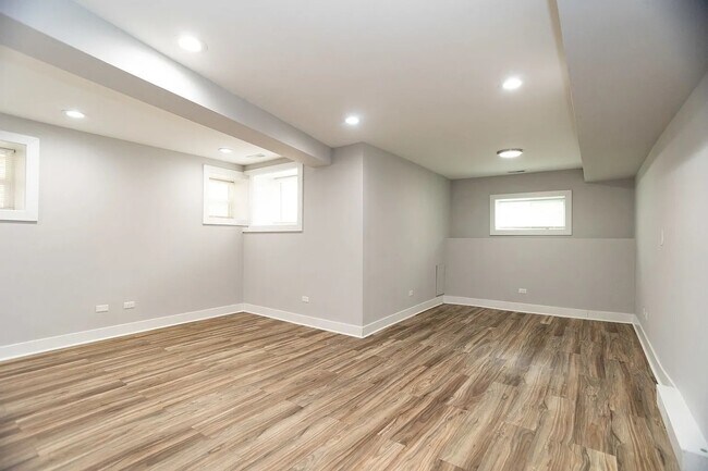 Foto del edificio - 4906 N Rockwell St