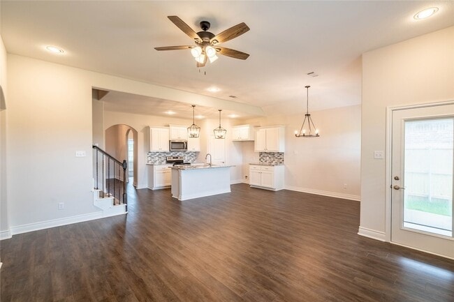 Building Photo - 8202 Grant Ln