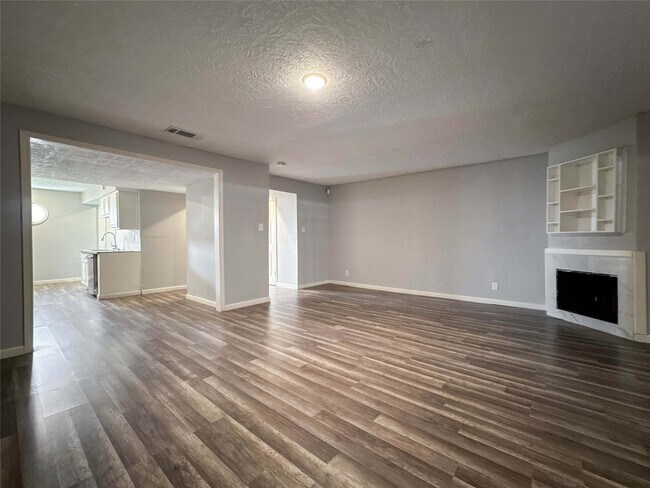 Building Photo - 11873 Algonquin Dr