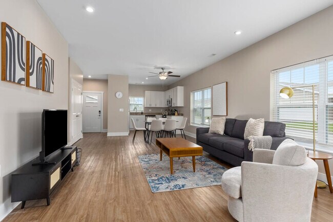 Foto del edificio - 5840 Fox Grape Ave