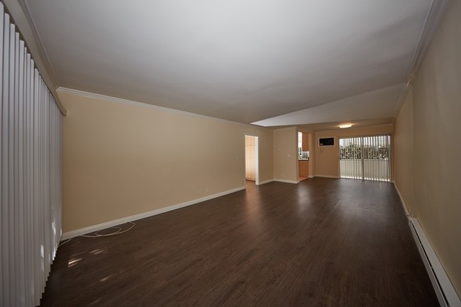 Building Photo - 1811 S Bentley Ave