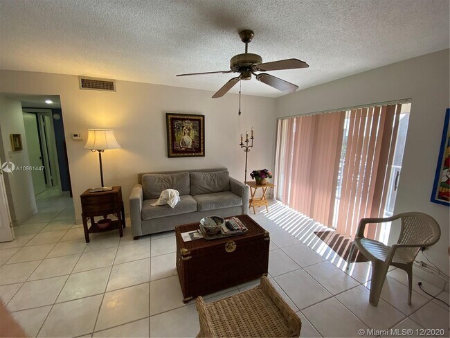 Foto del edificio - 7715 SW 86th St