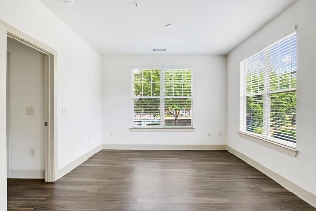 Foto del edificio - Lantower Waverly