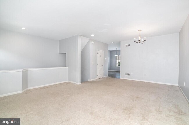 Building Photo - 6315 Creekbend Dr